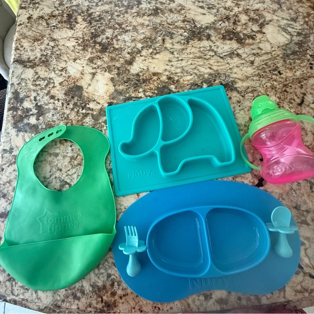 Tommee Tippee Kids Bib and Feeding Set - Green, Blue, Pink